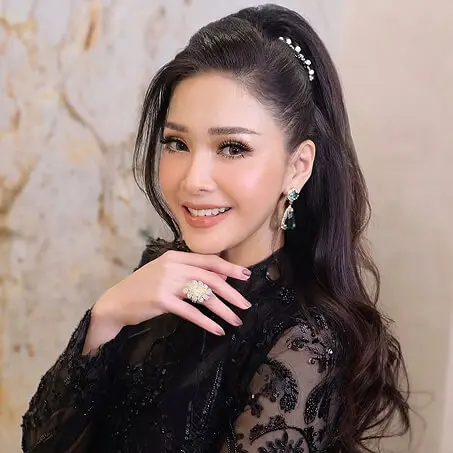 Maia Estianty intuiting Extrovert